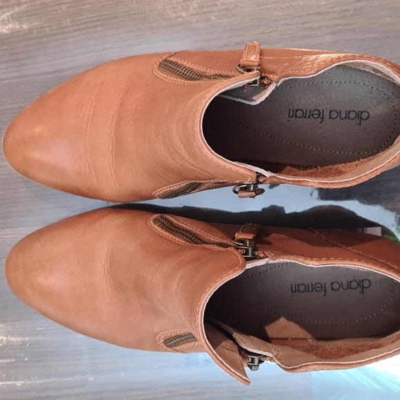 Diana Ferrari tan boots, size 8 - Picture 3 of 4